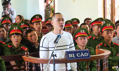 Dù tuổi đời còn trẻ nhưng Trần Trung Hùng bị truy nã về hàng loạt tội danh.