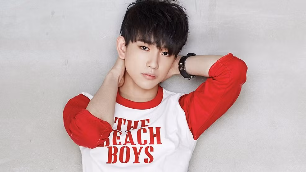 Jin Young (GOT7): Thành viên GOT7 thường được biết đến vì những vai diễn ấn tượng trên phim truyền hình thay vì tài năng âm nhạc. Tuy nhiên, ngoài khả năng diễn xuất Jin Young còn có thể hát tốt và nằm trong nhóm những thành viên nhảy giỏi nhất nhóm.