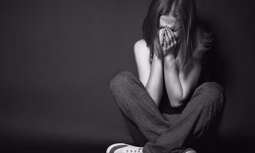 Bi kich nguoi dan ba tu “dao ho chon minh” de tra thu chong