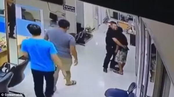 Ket cam dong cua ke cam dao dot nhap don canh sat-Hinh-2