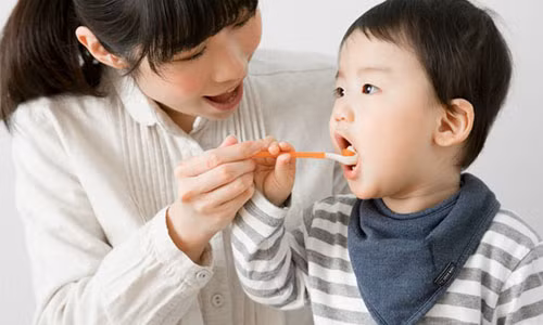 6 bi quyet cua nguoi Nhat giup cha me cham con khoe manh, thong minh