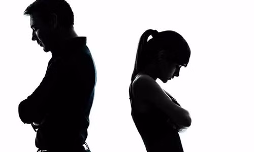 Chong doi ly hon vi vo... qua luoi