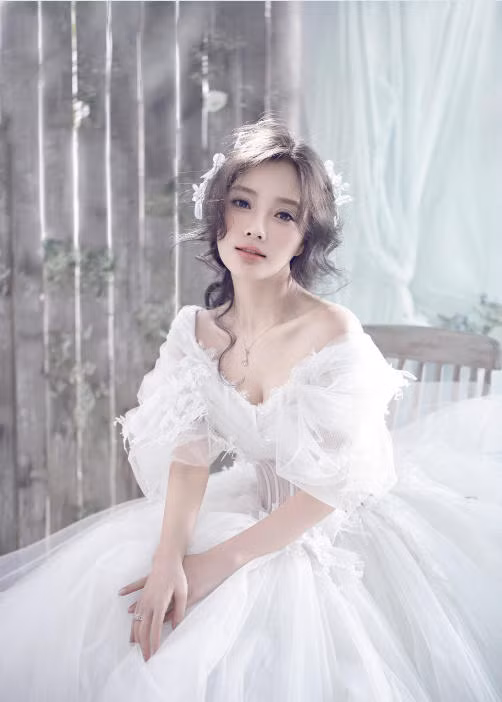 Gia the giat minh cua 4 "la ngoc canh vang" lang giai tri-Hinh-5