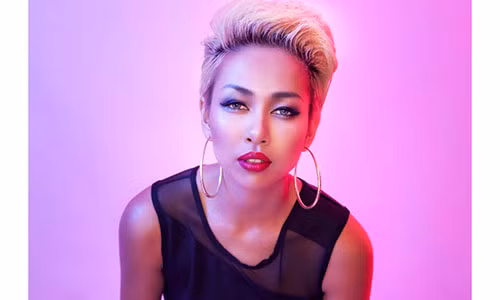 Thao Trang chet lang khi ban trai qua doi, tiet lo chuyen lam me don than