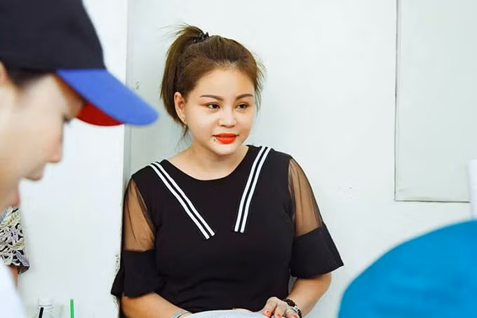 'Em 18 chưa?' là liveshow đầu tiên trong sự nghiệp của Kiều Minh Tuấn. Tên chương trình được lấy gần giống với tựa đề bộ phim kỷ lục phòng vé mà anh đóng vai chính Em chưa 18. Đây không phải đêm diễn để Kiều Minh Tuấn khẳng định điều gì mà chỉ đơn giản là thay lời cảm ơn tới những khán giả đã yêu mến, ủng hộ anh trong suốt thời gian qua.