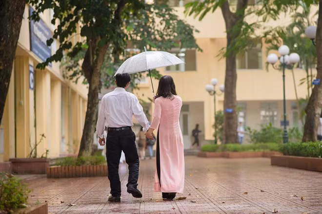 Cha ngheo bat xe tu 4h sang len thanh pho chup ky yeu voi con gai-Hinh-2