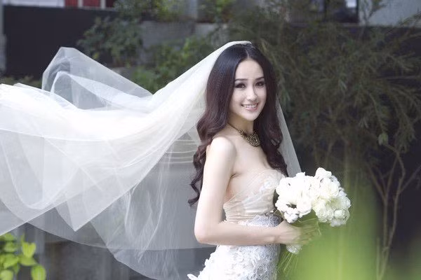 Hoa hậu Việt Nam 2006 dành 11 năm để hoàn thiện bản thân mình, về mặt nhan sắc cô đã thành công nhận được lời ngời khen từ công chúng. Hiện tại, cô vẫn chọn cuộc sống độc thân dù đã đến tuổi lập gia đình.