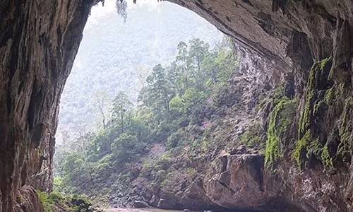 VQG Phong Nha – Kẻ Bàng được mệnh danh là “Vương quốc hang động” và còn nhiều hang động chưa được khám phá.