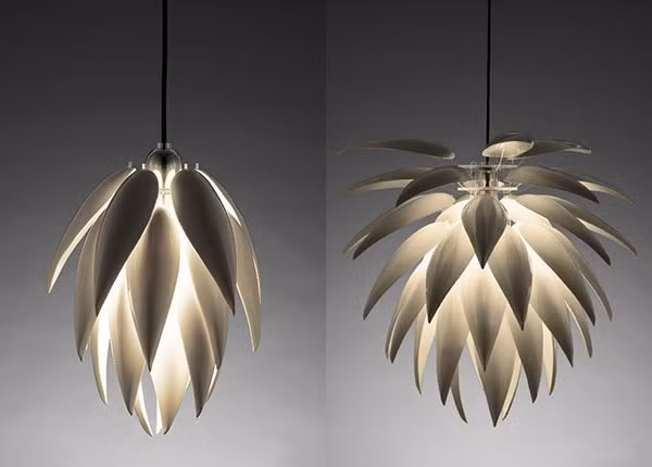 5. Đèn trang trí thiên nhiên Những mẫu đèn trang trí được lấy cảm hứng từ thiên nhiên như lá, hoa, chồi sẽ tạo cảm giác dịu mát, thư giãn cho không gian nhà bạn. Mẫu đèn trang trí này cũng giúp không gian bớt trống trải và trở nên tràn đầy sức sống.