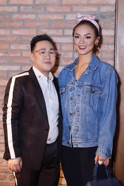 Vốn ưa chuộng phong cách make up kiểu Tây với đô lông mày kẻ chỉn chu và màu môi đỏ thẫm, tuy nhiên không hiểu sao kiểu trang điểm ruột này lại phản chủ Mai Ngô thế này.