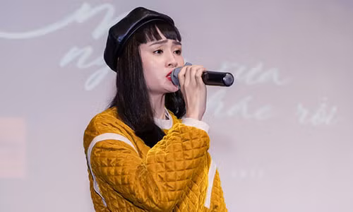 Hien Ho trach moc khi duoc hoi ve tinh cu Soobin Hoang Son