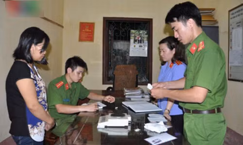 Chieu tro mang thai tranh Cong an cua nu quai ma tuy