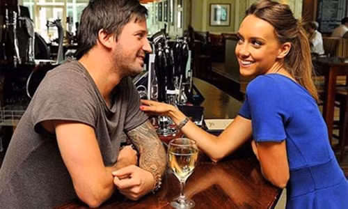 Mat sach tien vi bao gai: Bai 'hoc khon" dat gia cua chong