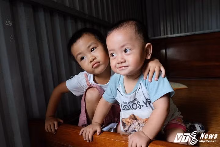 Nuoc mat nguoi me tre tung muon cho con de bot kho-Hinh-2