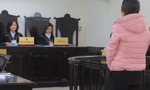 Nguoi dan ba o tuoi 54 van ban dam cho… trai tre