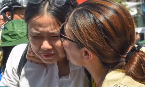 Me mat truoc ngay thi, nu sinh nen noi dau lam bai