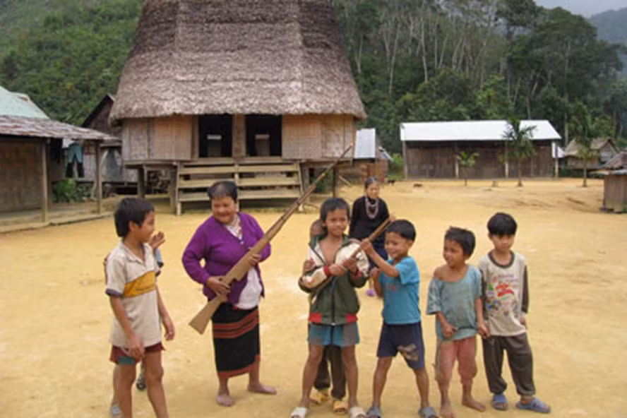 Bi an ngai yeu va my tuc di sim cua nguoi Co Tu