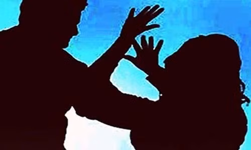 Chong say ruou ban chet vo vi nau com muon