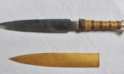 Dao găm của Pharaoh Tutankhamun được làm bằng sắt lấy từ thiên thạch - Ảnh: Internet