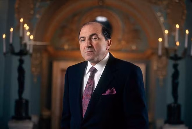 “Bo gia Dien Kremlin” den chet van bi truy thu tai san