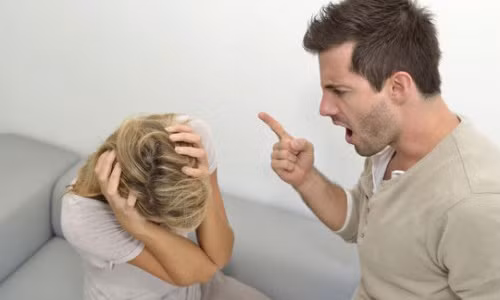 Chong gia truong bat vo sinh bang duoc con trai