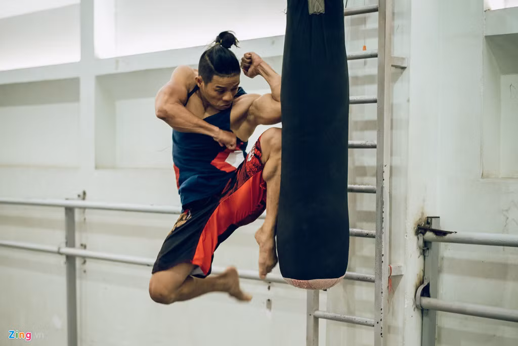 Cat-xe beo bot, dien vien dong the Viet phai chay Grabbike, Uber