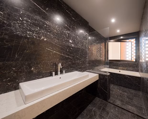 Những căn phòng khác nhau được thiết kế hiện đại và rất sang trọng ví như phòng tắm này.