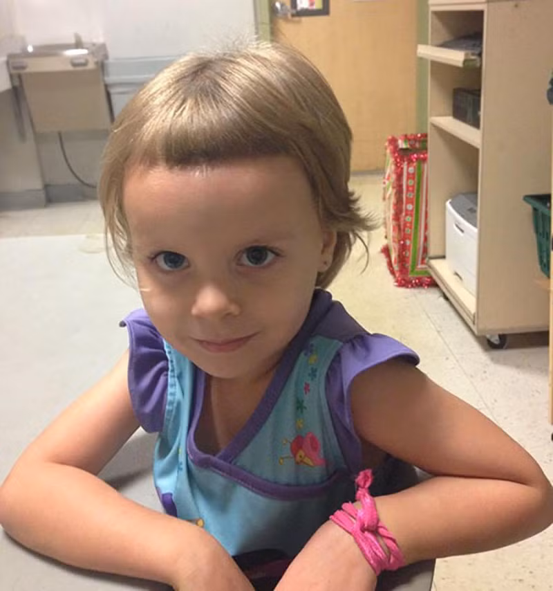 Cắt tóc thẳng và vuông như bạn này cũng là cả một nghệ thuật đấy.