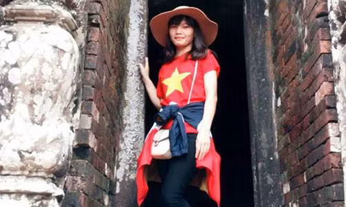 Chieu tro cua vi khach say ruou khien nu huong dan vien chet lang