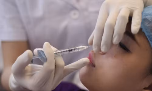 Tiem chat lam dep o co so khong phep bi hoai tu da