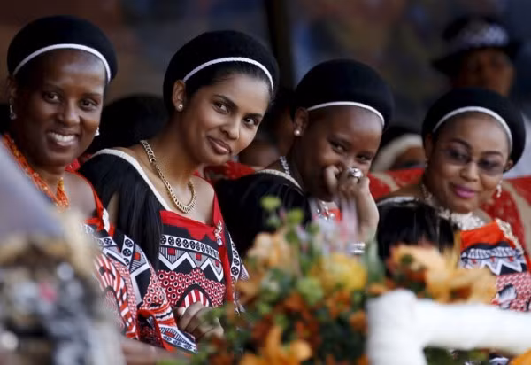 4 trong 15 bà vợ của vua Mswati III.