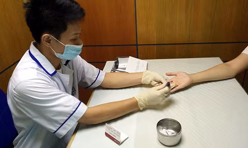 Bi mat kho tin sau chuyen chau noi khong cho ong ba xoa dau