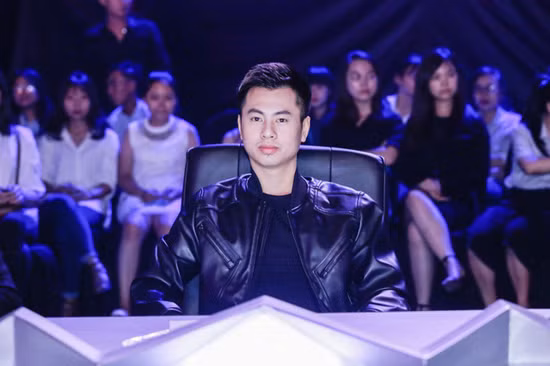 Trong một môi trường chuộng dĩ hoà vi quý, phát ngôn của nhạc sĩ Dương Cầm hầu như chưa có tiền lệ ở tuổi của anh.