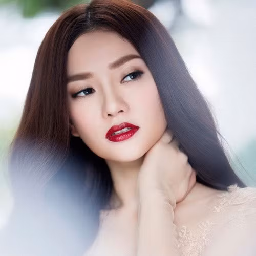 Thu Thủy đối diện với chuyện buồn suốt thời gian qua.