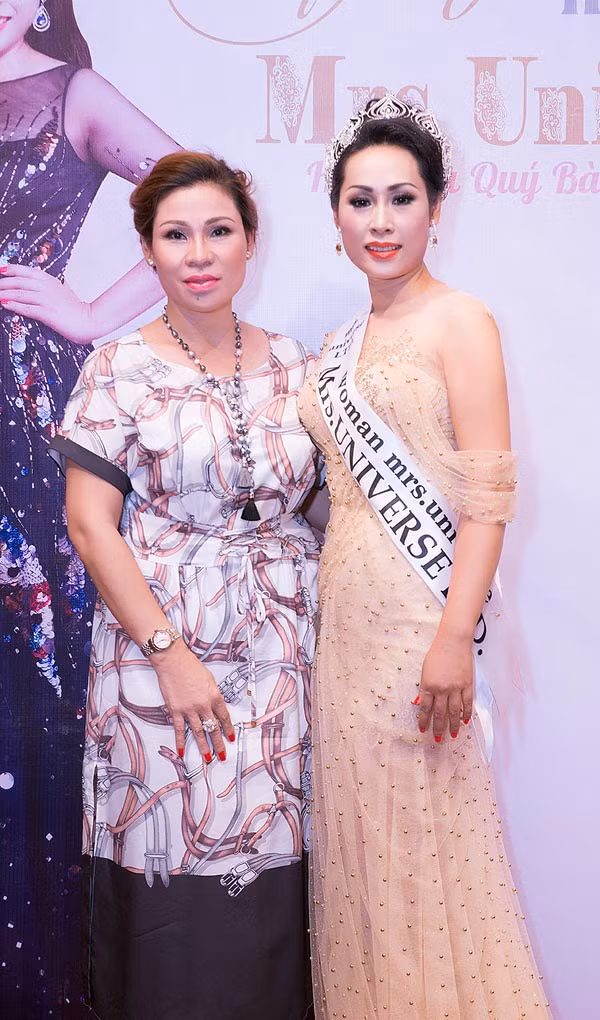 Nam diễn viên hạnh phúc cho biết, anh rất hạnh phúc khi lấy được người vợ yêu và hiểu công việc của mình.