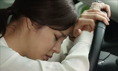 Dung tim khi phat hien dia diem tap gym ky la cua chong