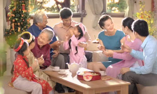 Câu chuyện ăn Tết ở đâu luôn là chủ đề nóng. (Ảnh Viettravelmagazine) Câu chuyện ăn Tết ở đâu luôn là chủ đề nóng. (Ảnh Viettravelmagazine)