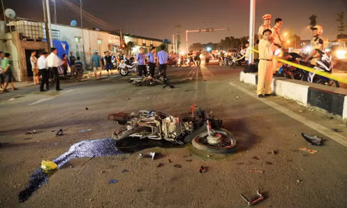 Vụ tai nạn nghiêm trọng khiến 2 trẻ nhỏ tử vong và người mẹ thương nặng.