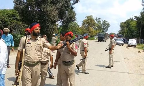 Cảnh sát đã ngay lập tức bắt giữ người cha độc ác với hành vi bạo hành và có ý định giết chết con gái 3 ngày tuổi của mình.