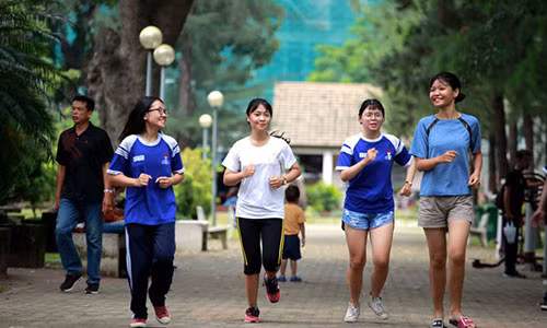 Tập động tác này 30 phút mỗi ngày, khỏi lo tật ngủ ngáy Tap dong tac nay 30 phut moi ngay, khoi lo tat ngu ngay