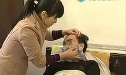 Sinh nhật tôi, bố mẹ chồng tặng món quà là một người đàn ông mới (Ảnh minh họa)