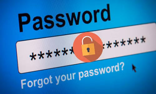 Việc để lộ thông tin tài khoản và mật khẩu có thể tạo điều kiện để tin tặc truy cập, khai thác và phá hủy hệ thống dữ liệu của người dùng và tổ chức. Ảnh: Hacking App.