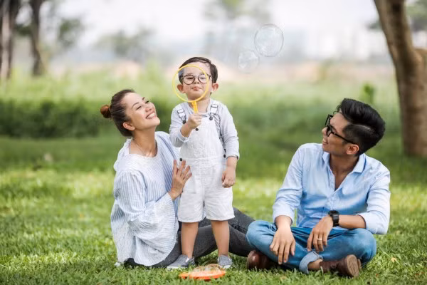 Gia đình hạnh phúc của Khánh Thi - Phan Hiển.