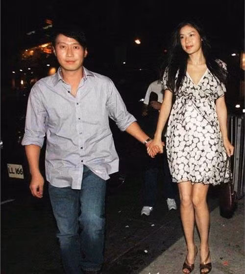 Thên vương Lê Minh và Lạc Cơ Nhi khi đang hẹn hò.