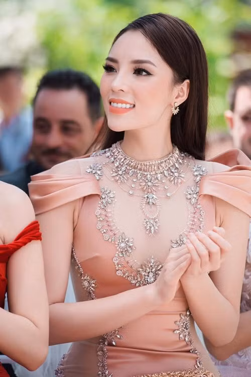 Chỉ khi nào đi sự kiện thì cô mới trang điểm.