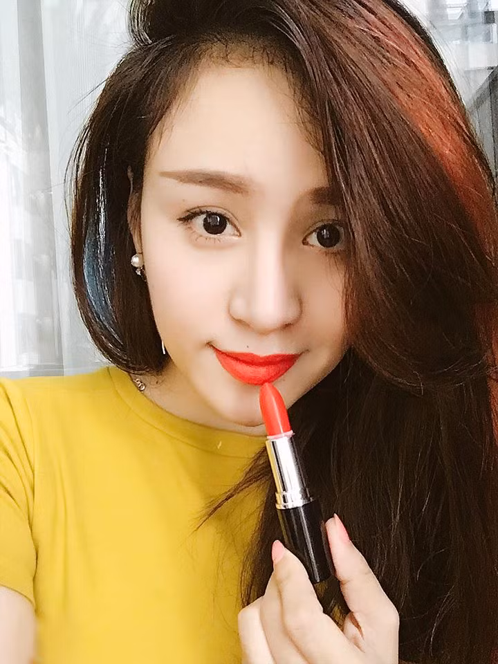 Ba Tung Huyen Anh tre nai vai gay hut trieu like