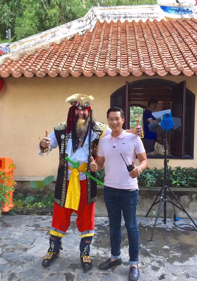 MC nổi tiếng một thời Hoa Thanh Tùng cũng khiến nhiều người tò mò về cuộc sống đời thường.