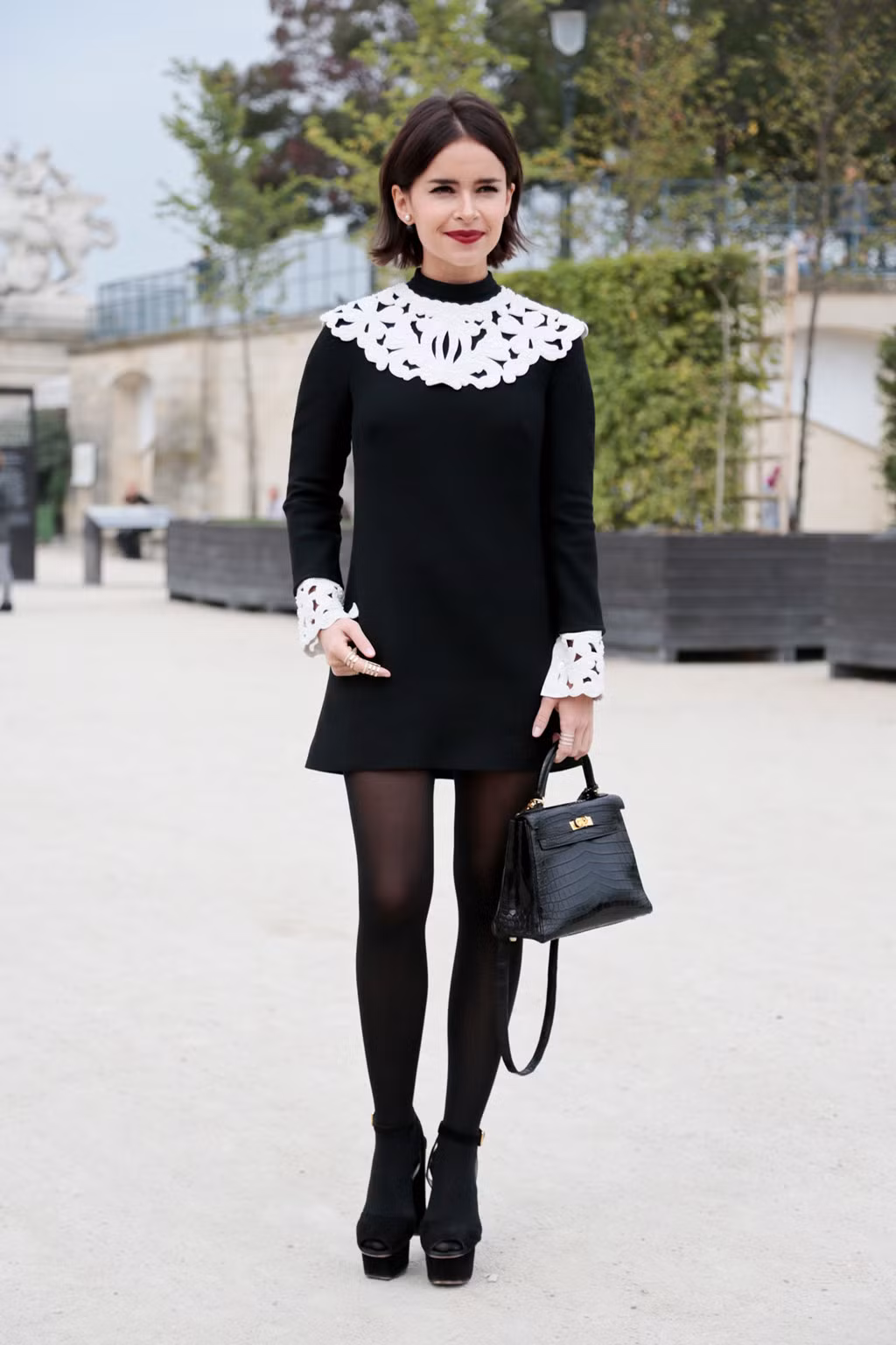 Paris: Thành phố của tình yêu, nỗi nhớ và những điều tuyệt diệu. Không chỉ thể hiện bằng giai điệu hay các bộ phim tình cảm, mà nơi đây còn được biết đến như một kinh đô thời trang nổi tiếng nhất thế giới.