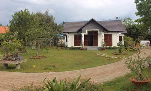 Khong dap bo nha vuon trai phep tren dat cua Pho ban To chuc Tinh uy