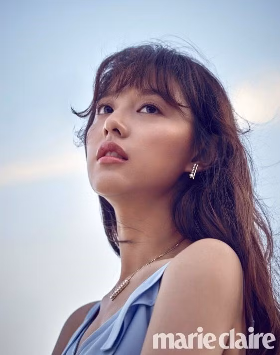 Nữ diễn viên sinh năm 1992 sở hữu nét đẹp khả ái hút ánh nhìn.